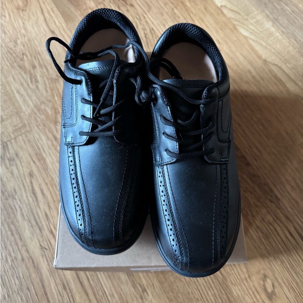 OrthoFeet Black Shoes - Men's Size 10.5 Wide (2E)